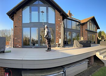 2pH Professional Window Cleaning