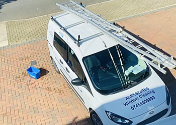 London window cleaners ALEX & CHRIS Window Cleaning image 1