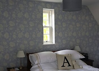 Wokingham painters and decorators APT Design & Decoration image 1