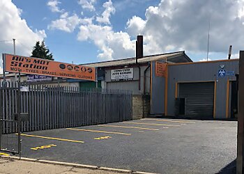 Wakefield car garages Ali's Testing Station image 1