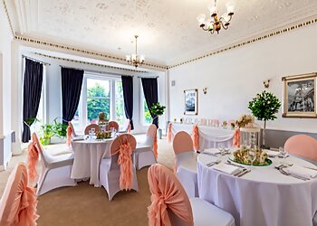 Alma Lodge Hotel & Restaurant