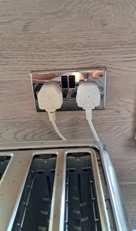 images/AsquithElectrical-Swansea-UK-review-1