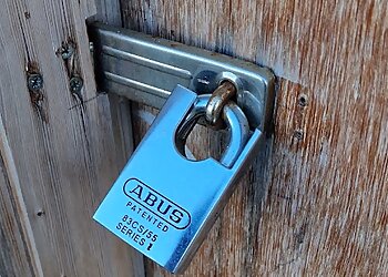 B Hatt Master Locksmith