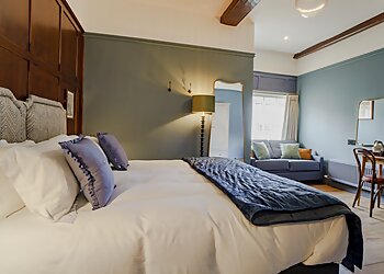 Bel & The Dragon at The Red Lion