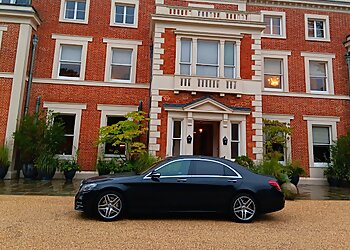 Aylesbury Vale wedding cars Berryfields Executive Cars  image 1