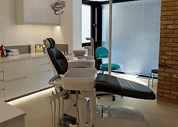 Reading dentists Bespoke Dental image 1