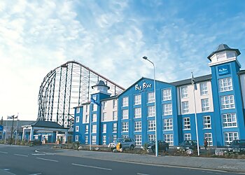 Blackpool hotels Big Blue Hotel image 1