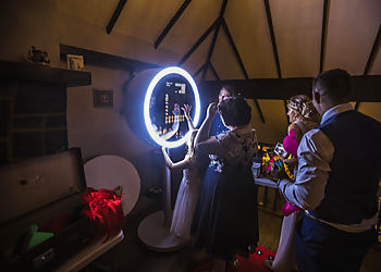 Capture Cube Selfie Mirror & Photo Booth Hire