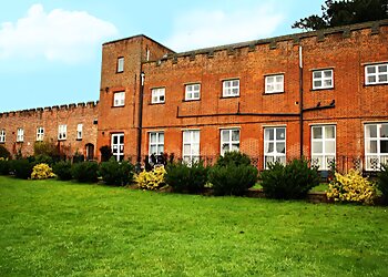 Slough rehab centres Cassiobury Court image 1