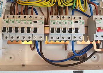 3 Best Electricians in Dudley, UK - Expert Recommendations