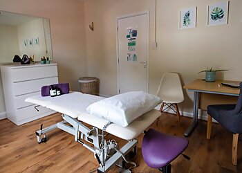 Doncaster osteopath Charlotte Levitt, MOst - BAWTRY OSTEOPATHS image 1