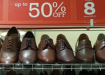 clarks shoes trafford centre