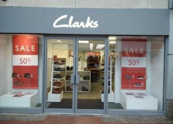 clarks shoes trafford centre