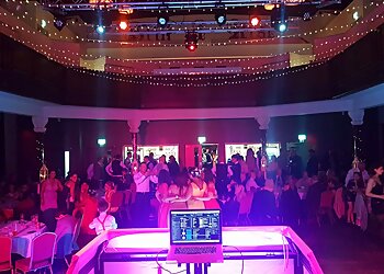 Colin Bell-Wedding & Party DJ