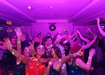 Colin Bell-Wedding & Party DJ