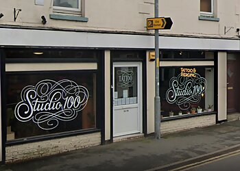 Colly Bop Ink at Studio 100