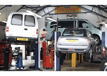 3 Best Car Garages in Macclesfield, UK - Expert Recommendations