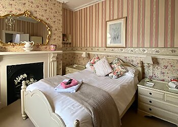 Crescent Lodge Guest House