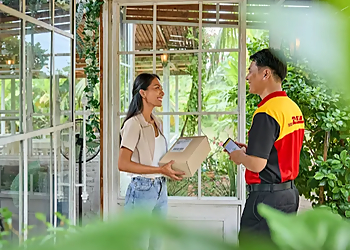 DHL Express Service Point Safestore Oldham