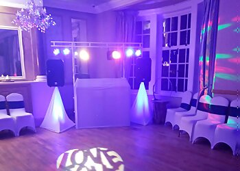 Dance Off Mobile DJs