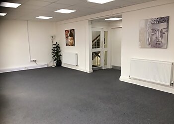 Danielle Julienne: Yoga, Dance, Pilates