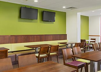 Days Inn by Wyndham Magor