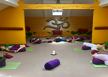 Derekthedog Yoga Centre