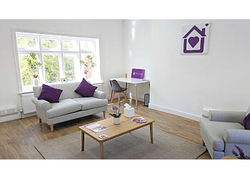 Dr Elizabeth Lee - THE PURPLE HOUSE CLINIC