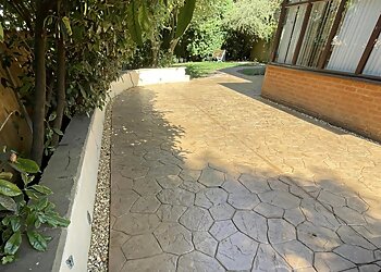 Driveway & Decking Co.