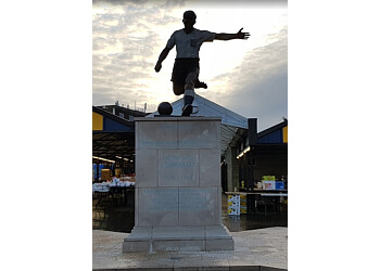 Duncan Edwards Statue