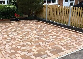 Eagle Fencing and Landscaping Ltd.