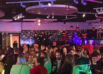 En Masse Productions