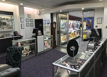 F Hinds the Jewellers