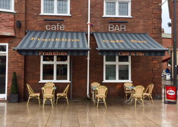 Franklins Cafe & Bar