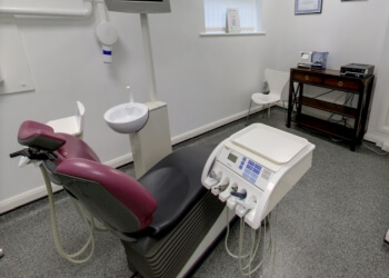 3 Best Dentists in Stockport, UK - ThreeBestRated