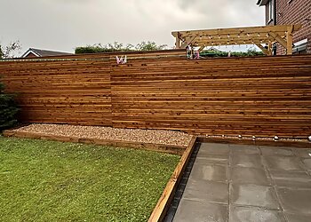 G & L Fencing & Landscaping