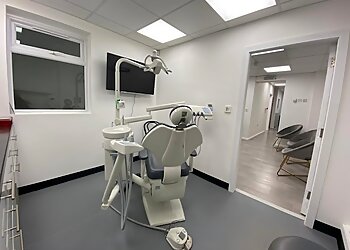 GM Dental & Implant Centre