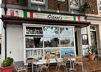 Gianni's Pizzeria