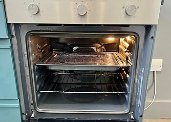 Grubby Mitts Oven Cleaning