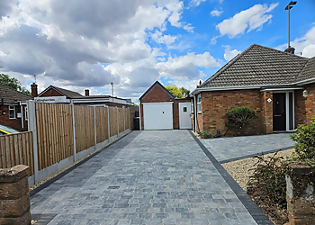 HJS Fencing & Landscaping