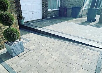 Stevenage landscape gardeners HTM Driveways and Patios ltd image 1