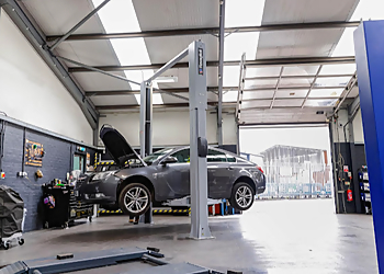Halfords Autocentre Luton