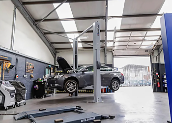 Halfords Autocentre Wolverhampton (Fox's Lane)