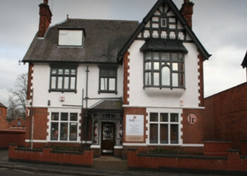 3 Best Dentists in Leicester, UK - Expert Recommendations