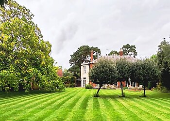 Hallett's Garden Maintenance