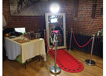 Hampton Leisure Magic Mirrors and Photobooths