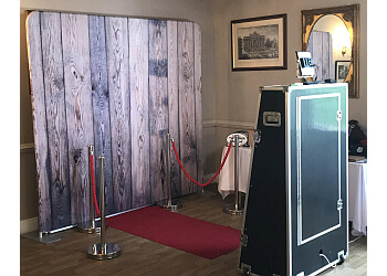 Hampton Leisure Magic Mirrors and Photobooths 