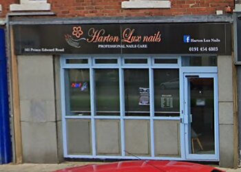 Harton Lux Nails