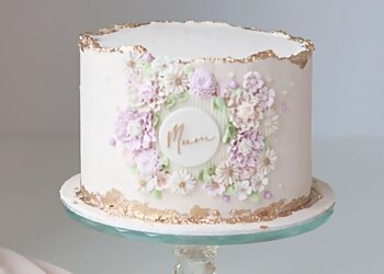 New Forest cake makers Hayley Elizabeth Cake Design image 1