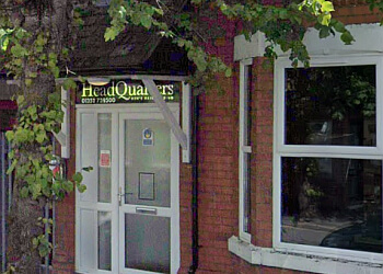 HeadQuarters Men's Hairdressing